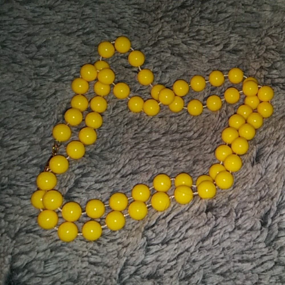 Handmade yellow bead necklace